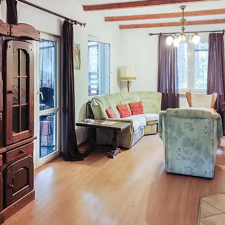 펜션 3 Bedroom Lovely Home In Popowo